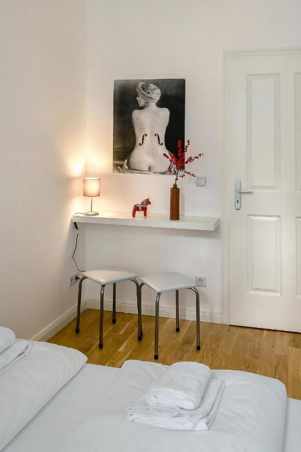 Newton-Appartement Mit 3 Schlafzimmern Berlín Exteriér fotografie