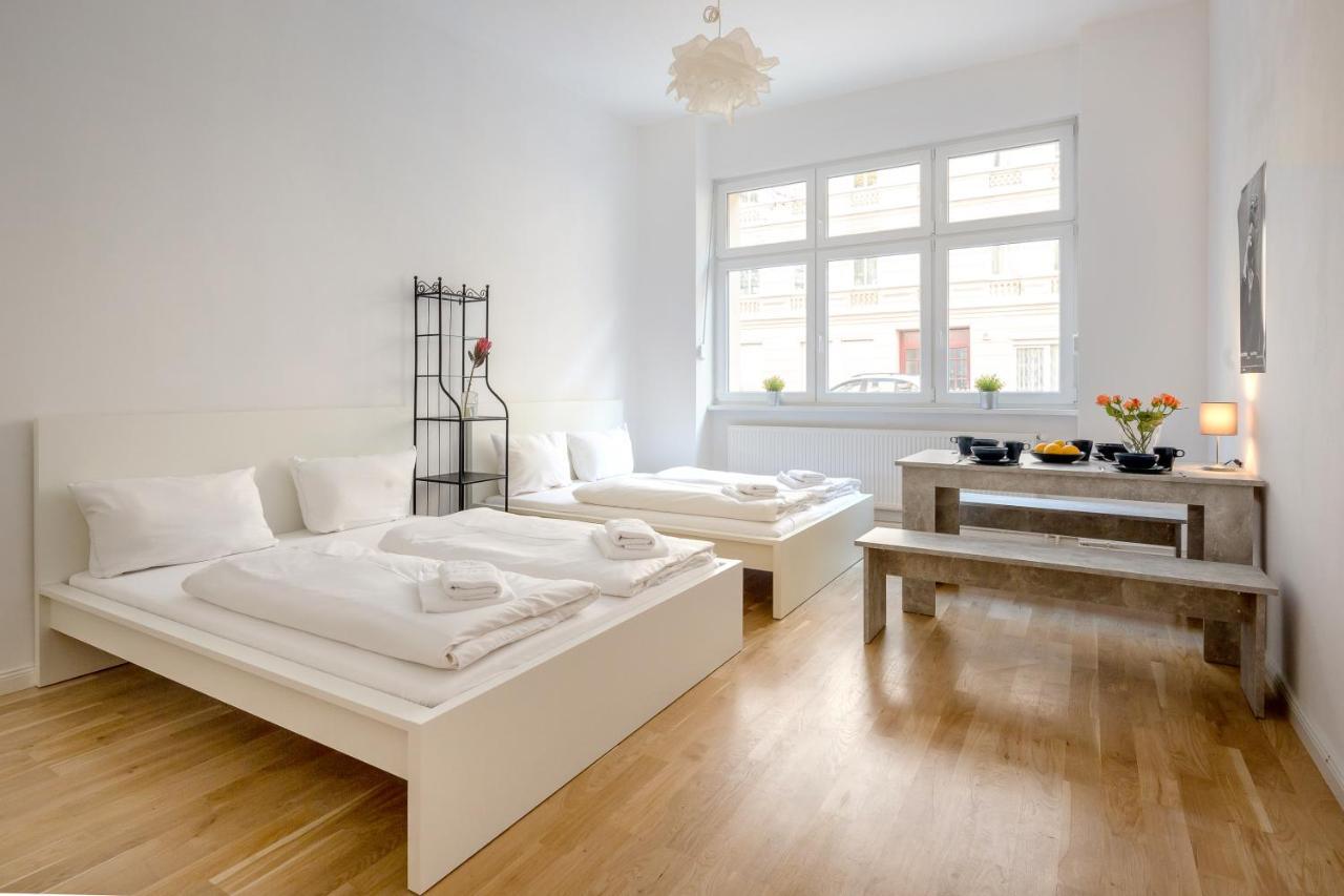 Newton-Appartement Mit 3 Schlafzimmern Berlín Exteriér fotografie