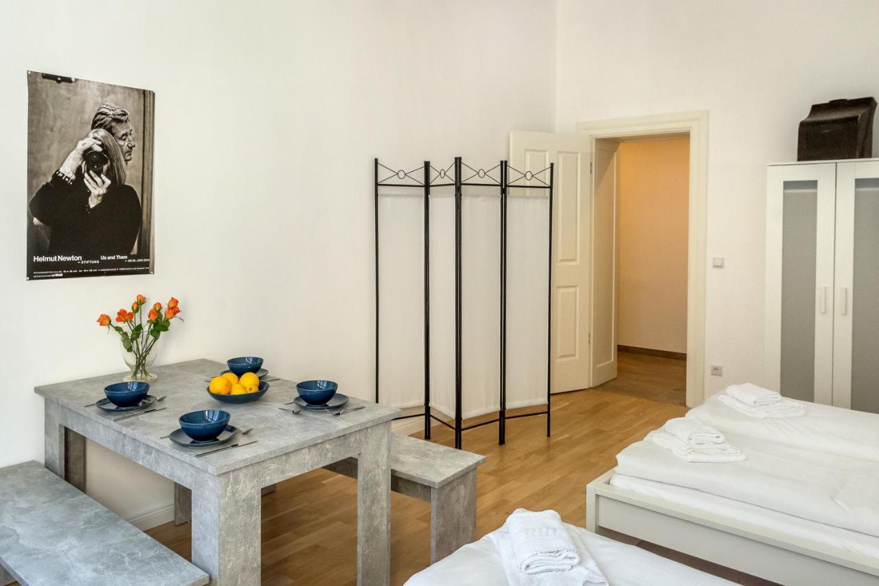 Newton-Appartement Mit 3 Schlafzimmern Berlín Exteriér fotografie